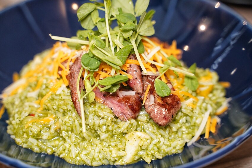 【At.First早寓】平價大份量早午餐、義式料理推薦！擁有貼近自然的北歐風裝潢，透明玻璃屋座位區，讓用餐氛圍大大升級！整體餐點都很有水準，聚餐新選擇！ - 阿華田的美食日記