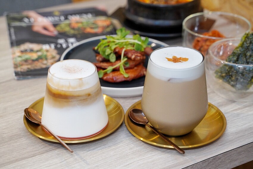 【At.First早寓】平價大份量早午餐、義式料理推薦！擁有貼近自然的北歐風裝潢，透明玻璃屋座位區，讓用餐氛圍大大升級！整體餐點都很有水準，聚餐新選擇！ - 阿華田的美食日記