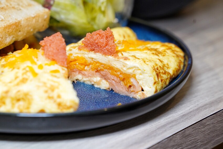 【At.First早寓】平價大份量早午餐、義式料理推薦！擁有貼近自然的北歐風裝潢，透明玻璃屋座位區，讓用餐氛圍大大升級！整體餐點都很有水準，聚餐新選擇！ - 阿華田的美食日記