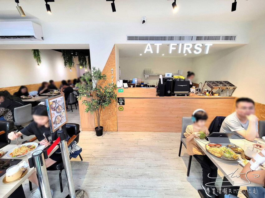 At.First早寓 忠孝敦化美食 東區不收服務費早午餐 森林系玻璃屋 專業噗嚨共MISO吃走 (3).jpg