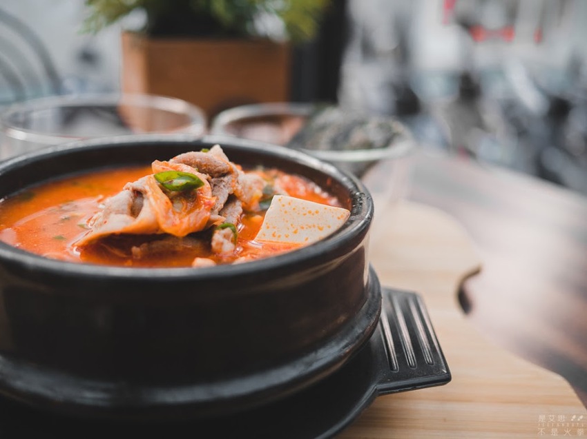 萬物皆漲唯他降價 免收服務費 用美味征服一切的早午餐店︱台北東區美食 At. First 早寓