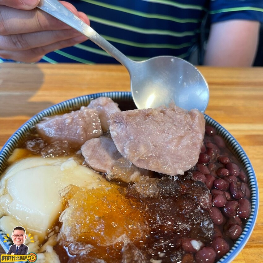 白色貨櫃屋裡的美味手沖豆花甜品