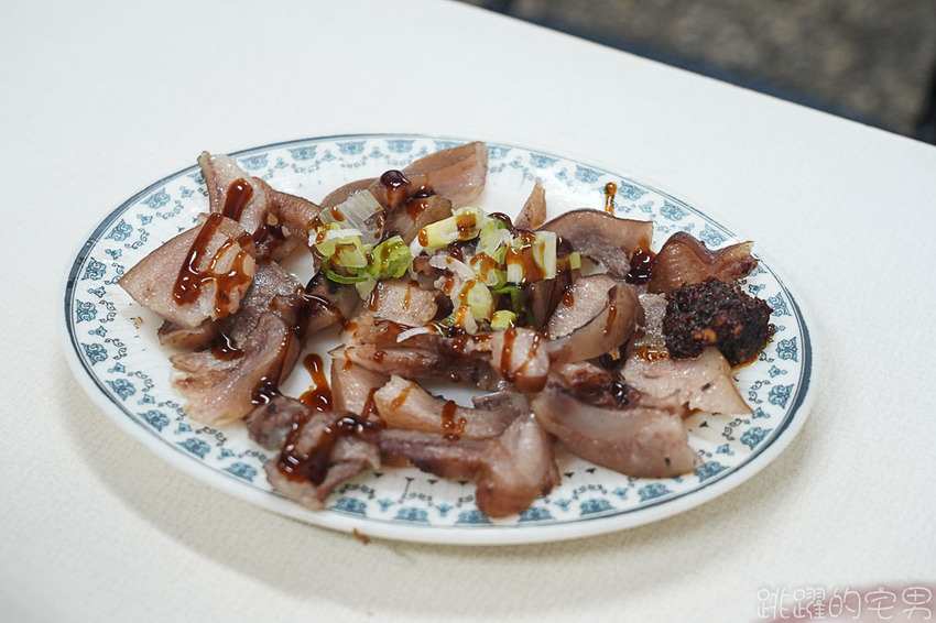 花蓮刀削麵口感紮實超入味 木須炒麵 牛肉刀削麵厲害 必點情感濃烈酸辣湯 好久沒這麼爽快了@跳躍的宅男