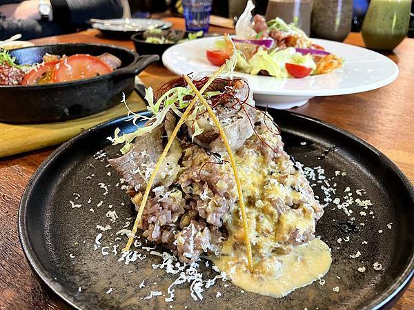 eat enjoy意享美式餐廳:奶油蒜味牛五花燉飯