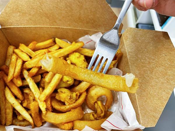 酥炸拼盤-外帶美食│eat enjoy意享美式餐廳：能爆吃就是福，台灣加油-五漢不廢言吃爆多人套餐組合