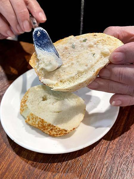 eat enjoy意享美式餐廳:奶油蟹肉醬麵包