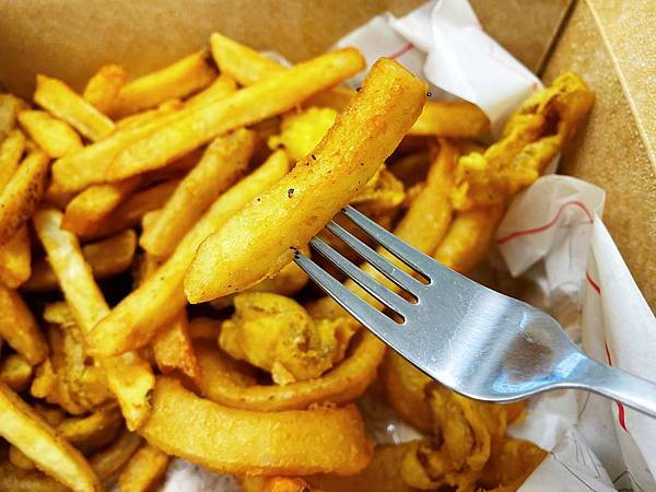 酥炸拼盤-外帶美食│eat enjoy意享美式餐廳：能爆吃就是福，台灣加油-五漢不廢言吃爆多人套餐組合