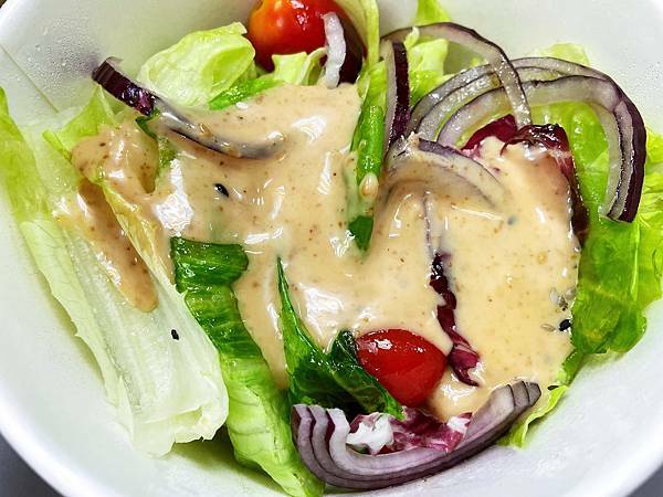 凱薩烤雞沙拉-外帶美食│eat enjoy意享美式餐廳：能爆吃就是福，台灣加油-五漢不廢言吃爆多人套餐組合