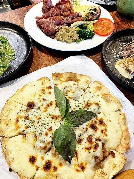 eat enjoy意享美式餐廳:醬燒豬五花比薩