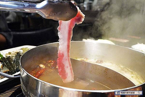 新竹燒烤火鍋吃到飽【揪好客新竹店】599吃到飽火烤兩吃一次滿足!新竹晶品城購物中心美食 新竹燒烤火鍋吃到飽【揪好客新竹店】599吃到飽火烤兩吃一次滿足!新竹晶品城購物中心美食