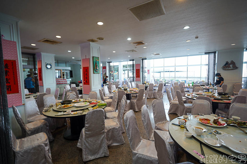 [花蓮景點]劉文聰的一支番仔火居然有主題館! 還有一支番仔火奶油酥條 金門高粱還有檸檬汁 還能看海喝咖啡用餐呢