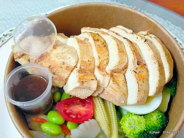 「Hungry Dogs 二犬健康餐飲」(Hungry Dogs Healthy meal box restaurant),Taipei, Taiwan, April 1, 2021.