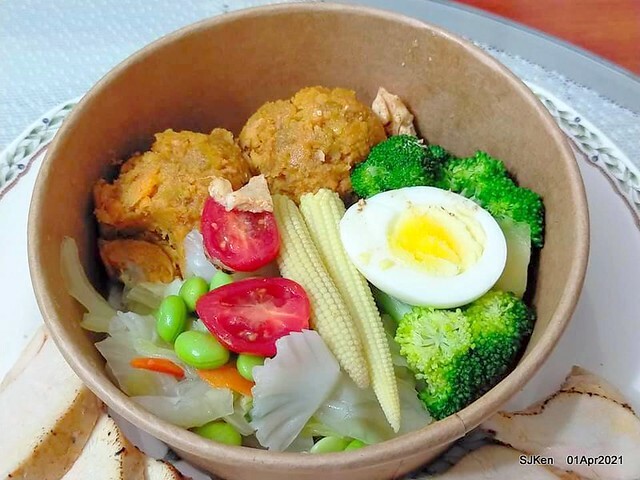 「Hungry Dogs 二犬健康餐飲」(Hungry Dogs Healthy meal box restaurant),Taipei, Taiwan, April 1, 2021.