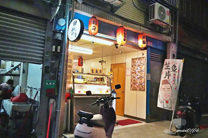 隱藏在八德大湳市場內、平日只開三小時的紳爺食堂，提供平價高C