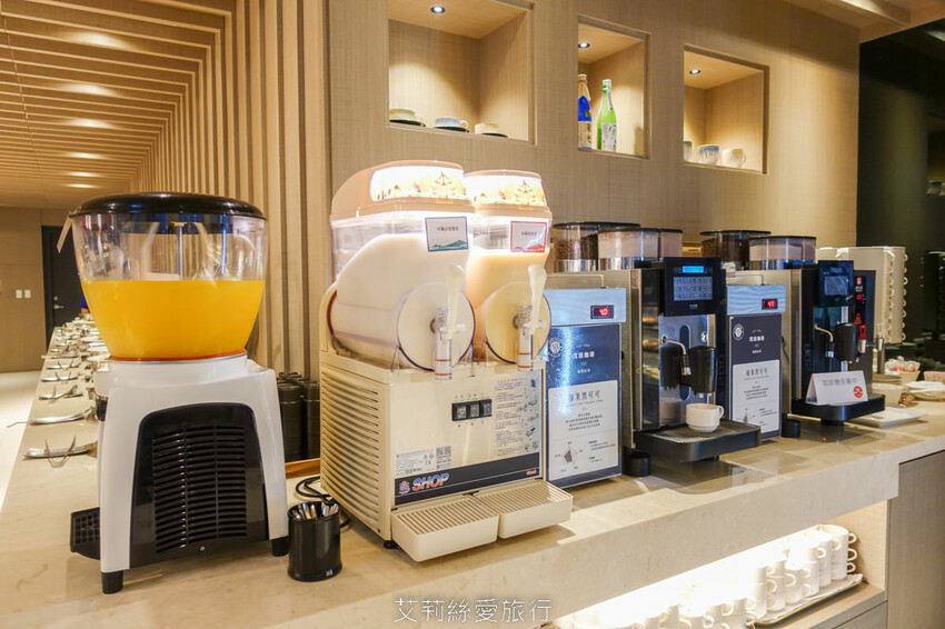 到漁港欣賞無敵海景 海鮮牛排吃到飽！6歲以下免收費！脆皮烤鴨、澎湃海鮮、宴客大菜、啤酒紅酒白酒喝到飽！百道菜色甜點飲料都無限吃...