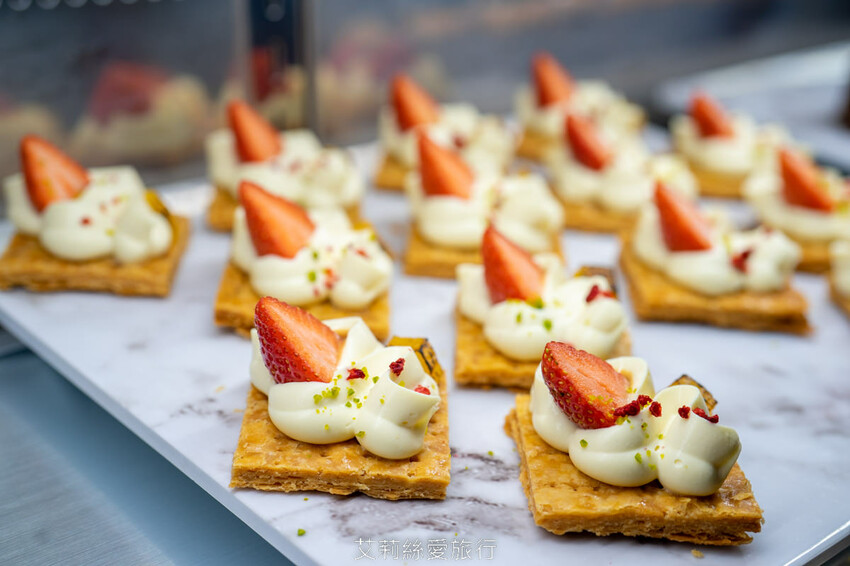 到漁港欣賞無敵海景 海鮮牛排吃到飽！6歲以下免收費！脆皮烤鴨、澎湃海鮮、宴客大菜、啤酒紅酒白酒喝到飽！百道菜色甜點飲料都無限吃...