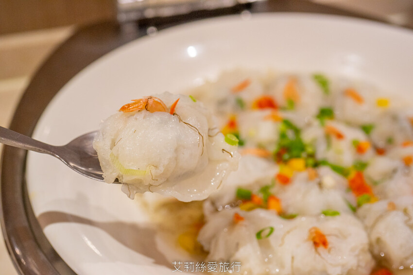 到漁港欣賞無敵海景 海鮮牛排吃到飽！6歲以下免收費！脆皮烤鴨、澎湃海鮮、宴客大菜、啤酒紅酒白酒喝到飽！百道菜色甜點飲料都無限吃...