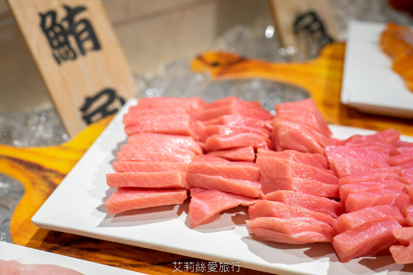 到漁港欣賞無敵海景 海鮮牛排吃到飽！6歲以下免收費！脆皮烤鴨、澎湃海鮮、宴客大菜、啤酒紅酒白酒喝到飽！百道菜色甜點飲料都無限吃...