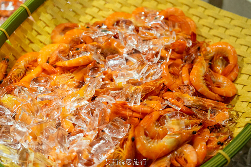 到漁港欣賞無敵海景 海鮮牛排吃到飽！6歲以下免收費！脆皮烤鴨、澎湃海鮮、宴客大菜、啤酒紅酒白酒喝到飽！百道菜色甜點飲料都無限吃...