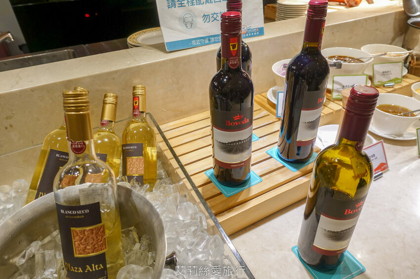 到漁港欣賞無敵海景 海鮮牛排吃到飽！6歲以下免收費！脆皮烤鴨、澎湃海鮮、宴客大菜、啤酒紅酒白酒喝到飽！百道菜色甜點飲料都無限吃...