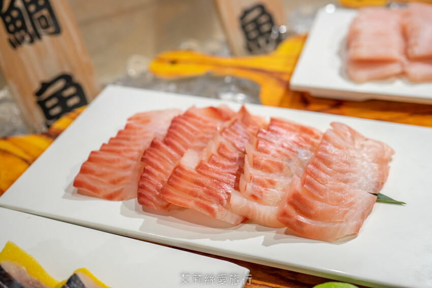 到漁港欣賞無敵海景 海鮮牛排吃到飽！6歲以下免收費！脆皮烤鴨、澎湃海鮮、宴客大菜、啤酒紅酒白酒喝到飽！百道菜色甜點飲料都無限吃...