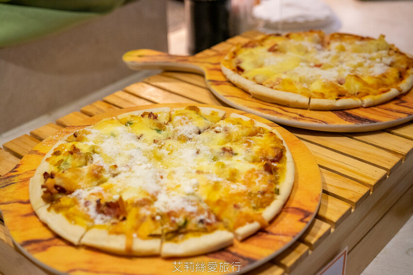 到漁港欣賞無敵海景 海鮮牛排吃到飽！6歲以下免收費！脆皮烤鴨、澎湃海鮮、宴客大菜、啤酒紅酒白酒喝到飽！百道菜色甜點飲料都無限吃...