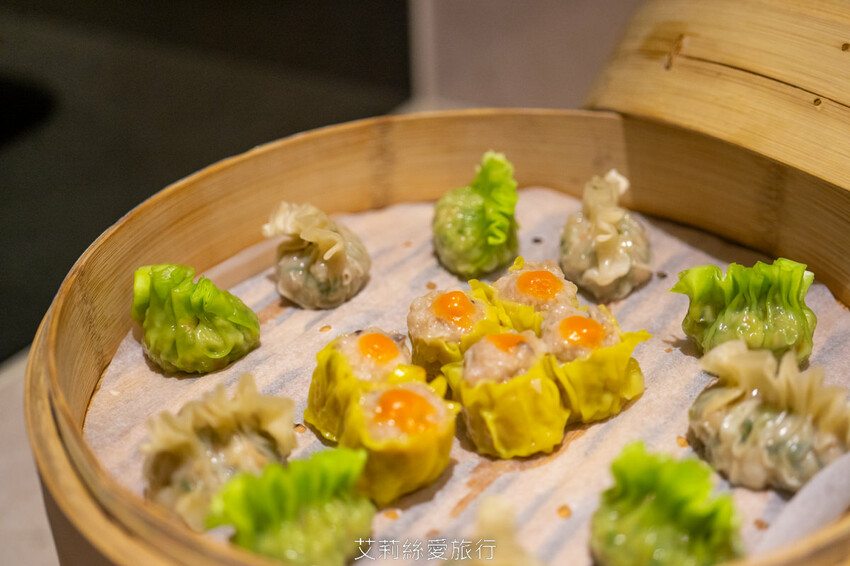 到漁港欣賞無敵海景 海鮮牛排吃到飽！6歲以下免收費！脆皮烤鴨、澎湃海鮮、宴客大菜、啤酒紅酒白酒喝到飽！百道菜色甜點飲料都無限吃...