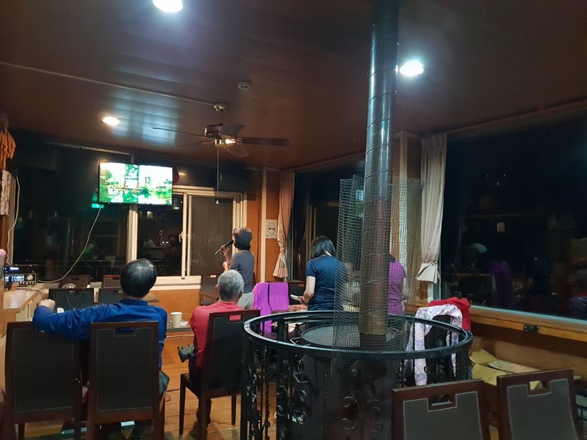 【新竹.鎮西堡】希莉克寵物友善民宿。加購晚餐一人$350廚藝超棒。民宿有貓六七隻