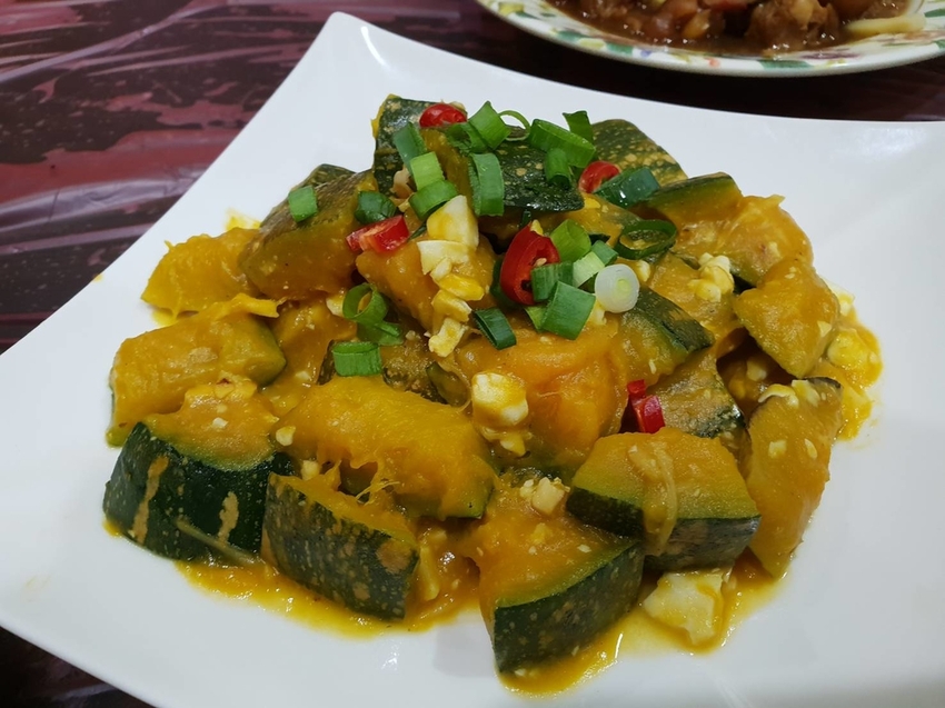 【新竹.鎮西堡】希莉克寵物友善民宿。加購晚餐一人$350廚藝超棒。民宿有貓六七隻