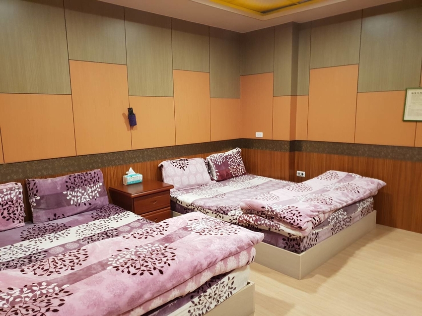 【新竹.鎮西堡】希莉克寵物友善民宿。加購晚餐一人$350廚藝超棒。民宿有貓六七隻