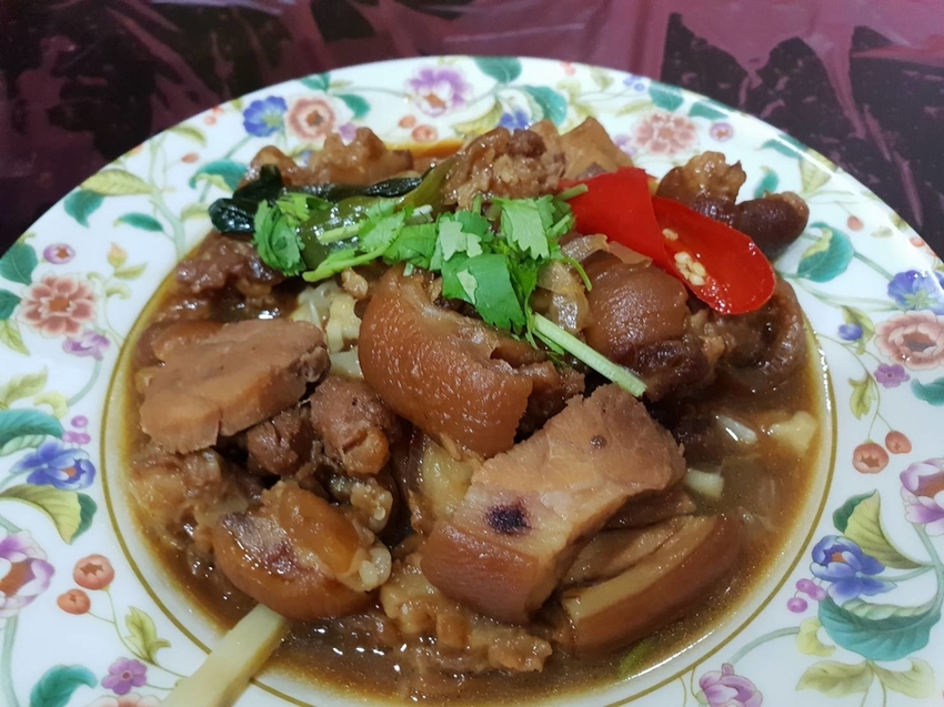 【新竹.鎮西堡】希莉克寵物友善民宿。加購晚餐一人$350廚藝超棒。民宿有貓六七隻