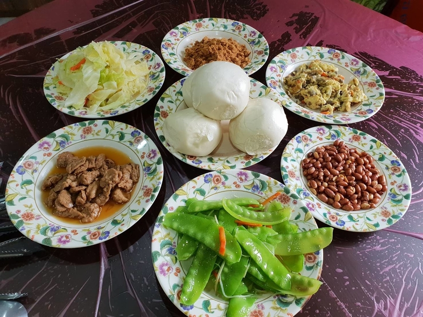 【新竹.鎮西堡】希莉克寵物友善民宿。加購晚餐一人$350廚藝超棒。民宿有貓六七隻