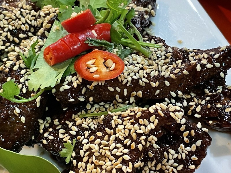 【台灣，宜蘭縣，冬山鄉】在地人的超美味餐廳～阿源桶仔雞（阿源快炒）；沒人帶領，保證一定錯過。（宜蘭美食/冬山美食）