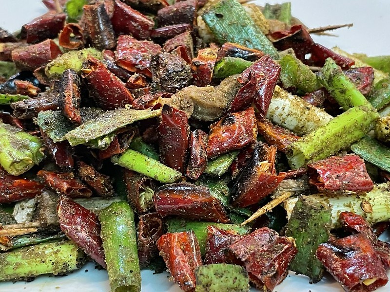 【台灣，宜蘭縣，冬山鄉】在地人的超美味餐廳～阿源桶仔雞（阿源快炒）；沒人帶領，保證一定錯過。（宜蘭美食/冬山美食）