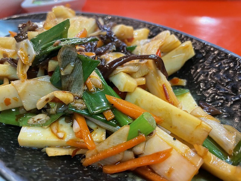 【台灣，宜蘭縣，冬山鄉】在地人的超美味餐廳～阿源桶仔雞（阿源快炒）；沒人帶領，保證一定錯過。（宜蘭美食/冬山美食）