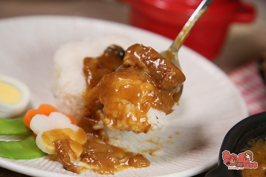 【台南美食】神秘感十足小店，專注日式咖哩的老行家：洋蔥咖哩工房 - 熱血玩台南。跳躍新世界