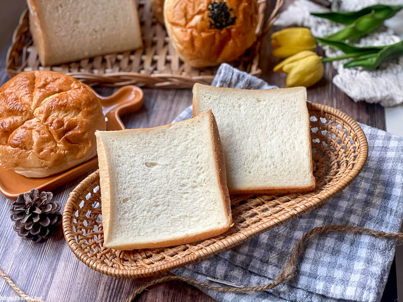 台南麵包推薦「圓包包麵包店」隱身在市場裡的麵包香！台式手感麵包！法國麵粉＋法式奶油真材實料創新口味。|水仙宮市場店| - 花露露 の花花世界