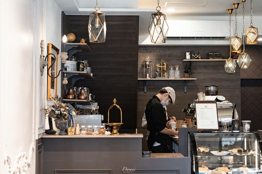 歐式古典風格咖啡館，放下疲憊好好放鬆-咖啡這件事Coffee&Things