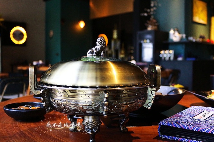 青埔美食,桃園青埔美食,華泰名品城outlet,華泰名品城outlet美食,青埔停車,花雕雞鍋,中壢花雕雞,中壢美食,青埔水煮牛