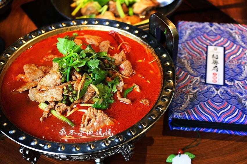 青埔美食,桃園青埔美食,華泰名品城outlet,華泰名品城outlet美食,青埔停車,花雕雞鍋,中壢花雕雞,中壢美食,青埔水煮牛