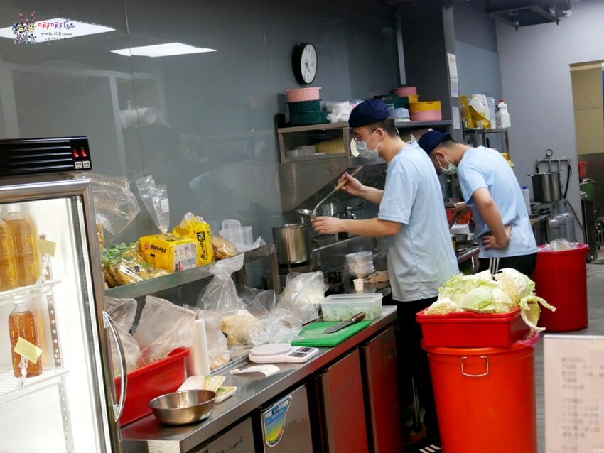 新莊老街附近滷味（可外帶外送）~7種口味還有麻辣乾拌系列，不知道吃什麼就點套餐吧！ | 哪哪麻