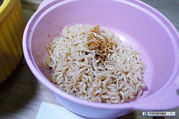 新莊美食推薦【別想了吃滷味吧】乾濕七種口味新吃法/食材豐富選擇多/新莊滷味推薦