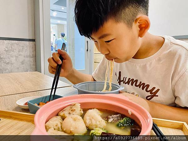 新莊美食推薦/新式滷味「別想了，吃滷味吧」 業界首創擁有最多樣化的選擇/消夜首選/乾.湯的我全都要/新泰路美食首選