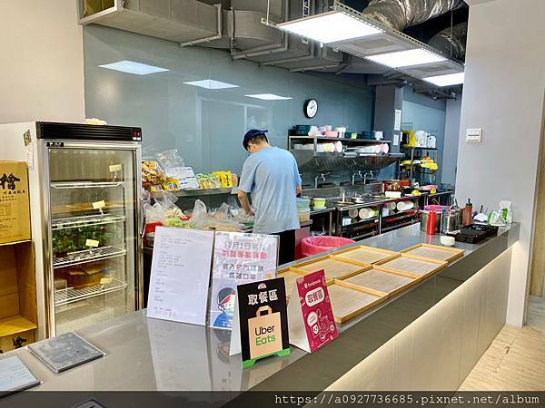 新莊美食推薦/新式滷味「別想了，吃滷味吧」 業界首創擁有最多樣化的選擇/消夜首選/乾.湯的我全都要/新泰路美食首選