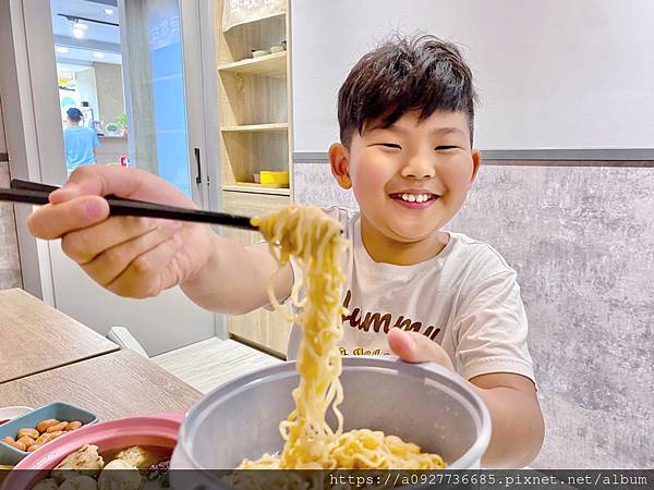 新莊美食推薦/新式滷味「別想了，吃滷味吧」 業界首創擁有最多樣化的選擇/消夜首選/乾.湯的我全都要/新泰路美食首選