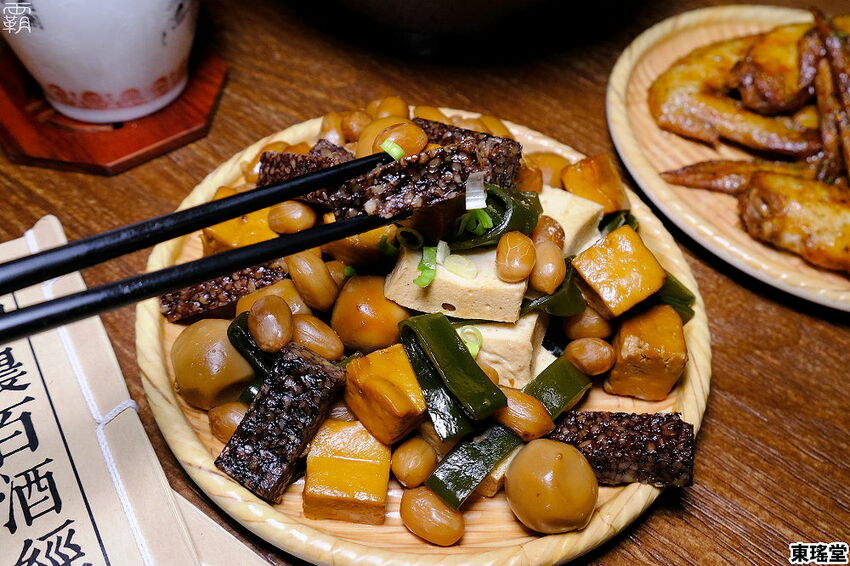 復古中藥行超有特色，東瑤堂不賣中藥，賣的是牛肉麵跟堂主特調！