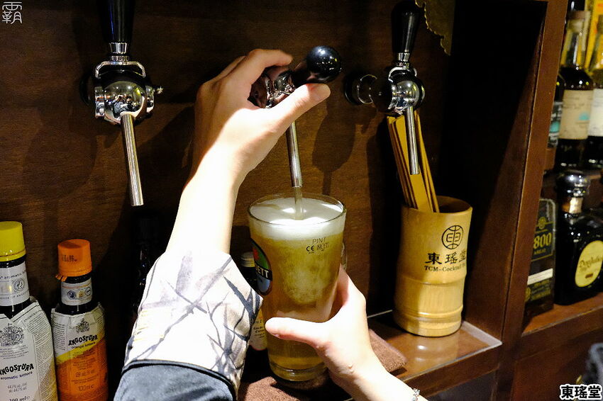 復古中藥行超有特色，東瑤堂不賣中藥，賣的是牛肉麵跟堂主特調！