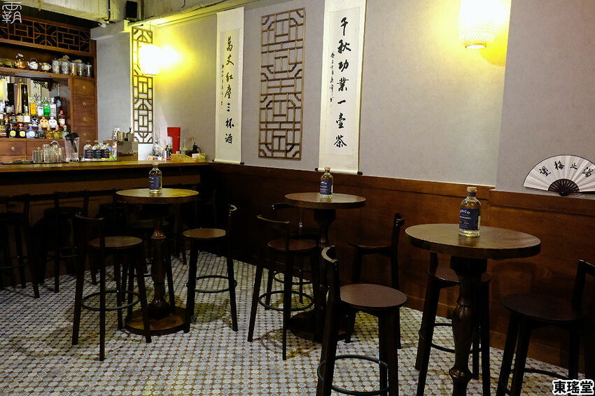 復古中藥行超有特色，東瑤堂不賣中藥，賣的是牛肉麵跟堂主特調！