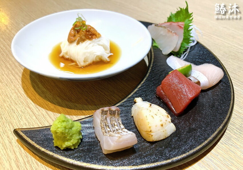 這間無菜單料理很厲害,8道精緻日本料理好吃有質感,紅蟳滿滿的蟹膏很威,當月壽星送生魚片蛋糕