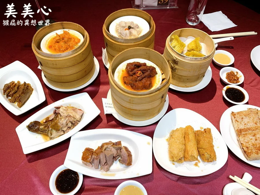 這間無菜單料理很厲害，8道精緻日本料理好吃有質感，紅蟳滿滿的蟹膏很威，當月壽星送生魚片蛋糕